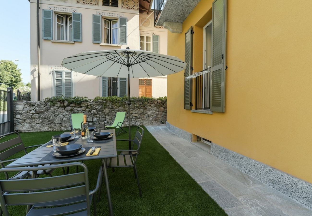 Apartment in Baveno - Sunflower apartment 1 with terrace in Baveno