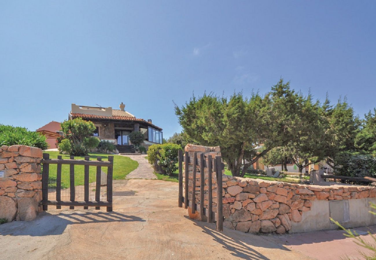 Villa in Stintino - Eduard Villa in residence in Sardinia with pool