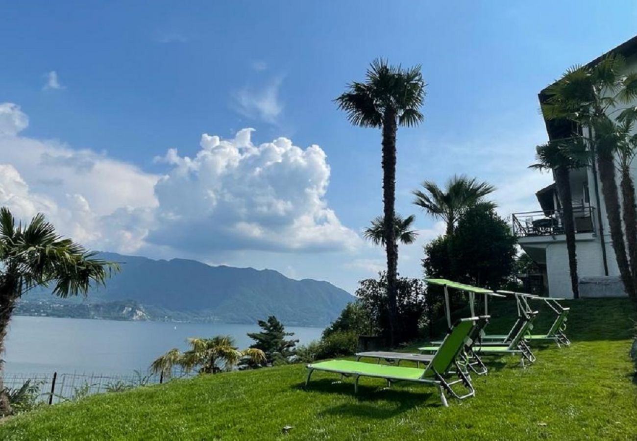 Villa in Oggebbio - Diana villa with garden and lake view in Oggebbio