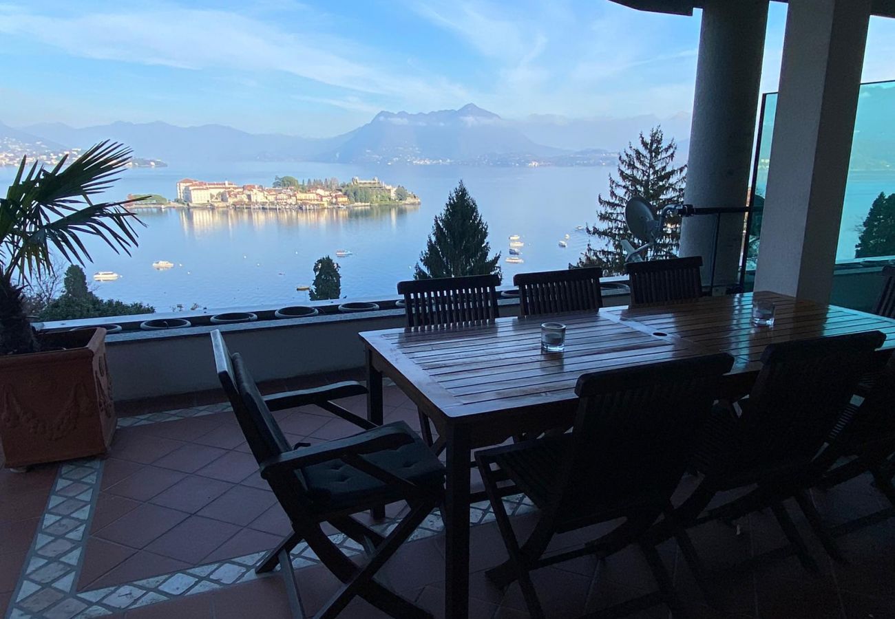 Apartment in Stresa - Lauren luxury apartment in Stresa with terrace lak