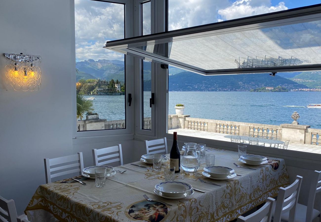 Apartment in Stresa - Wonderful Stresa apartment on the lake in Stresa