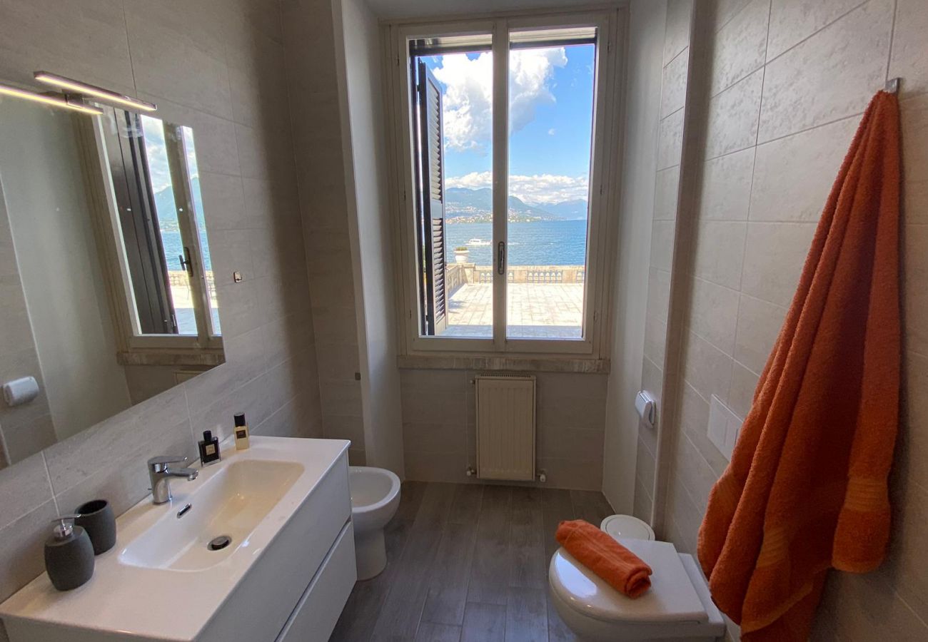 Apartment in Stresa - Wonderful Stresa apartment on the lake in Stresa