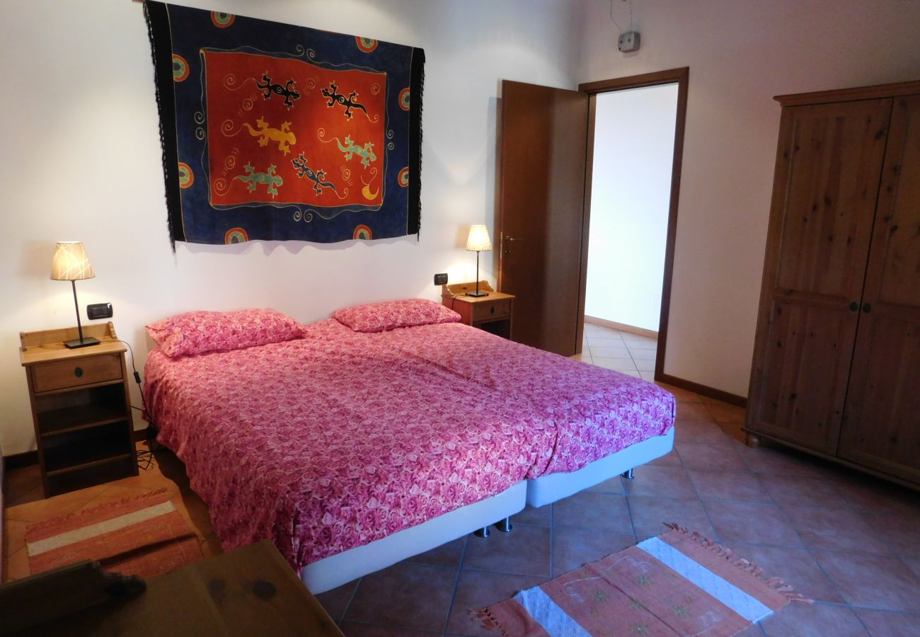 Apartment in Agra - Rosmarino 2 apartment in Agra with pool