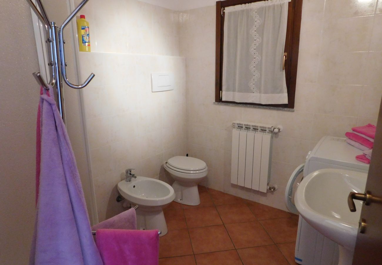 Apartment in Agra - Rosmarino 2 apartment in Agra with pool