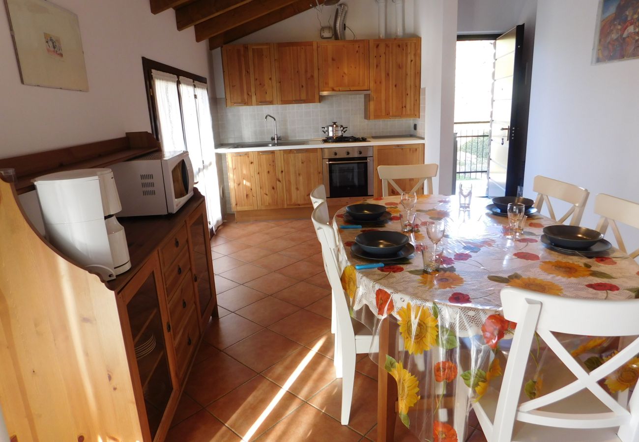 Apartment in Agra - Rosmarino 2 apartment in Agra with pool