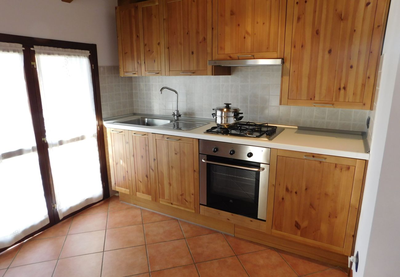 Apartment in Agra - Rosmarino 2 apartment in Agra with pool