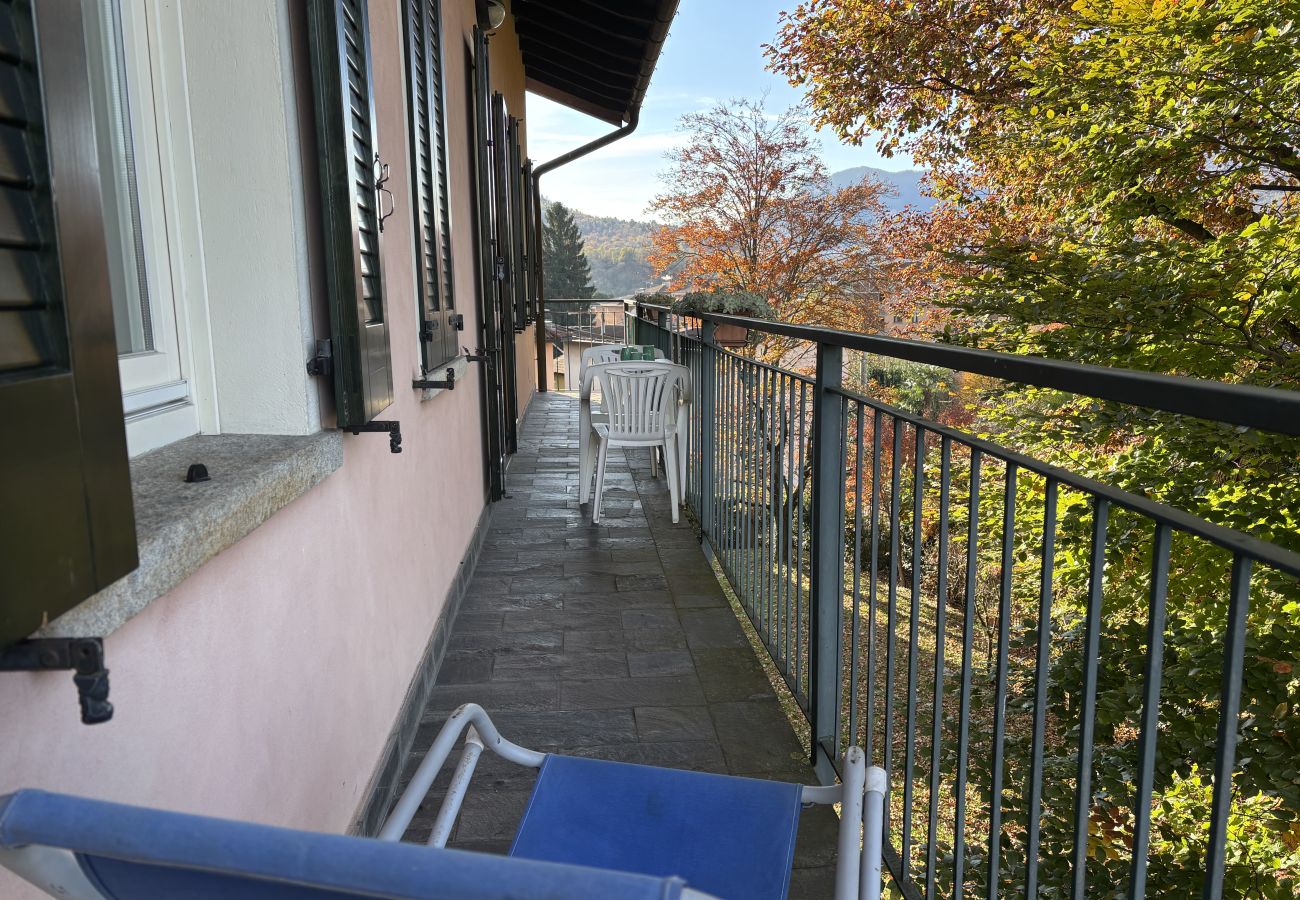 Apartment in Luino - Esther 2 apartment with balcony in Luino