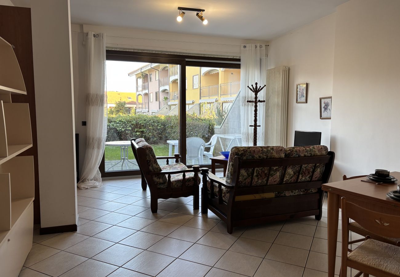 Studio in Germignaga - Farfalla 1 studio with pool in Germignaga