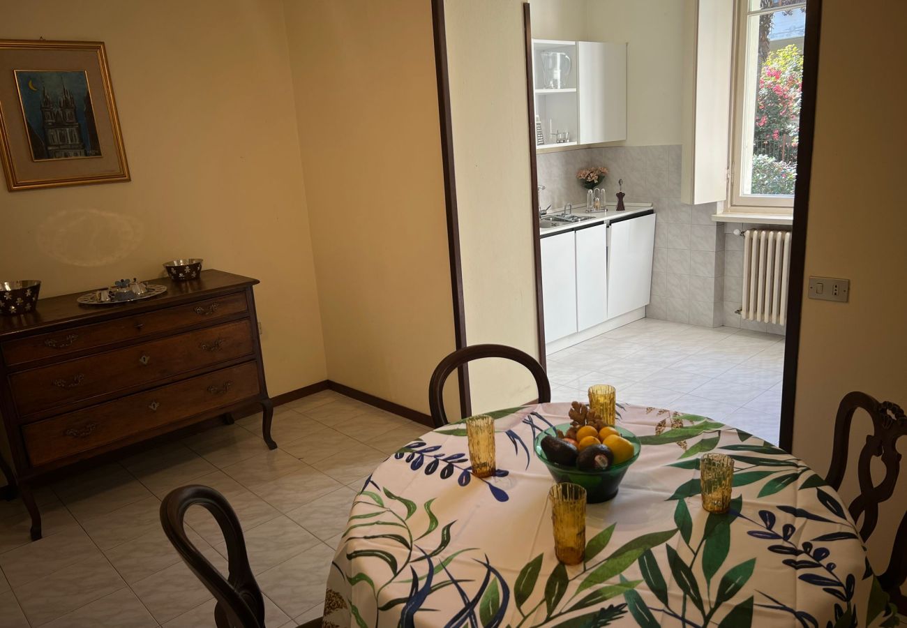 Apartment in Verbania - Emy charming apartment with pool